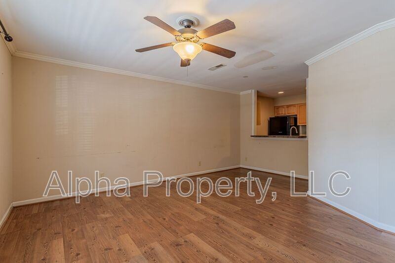 408 Townes St #5 - Photo 3 of 18