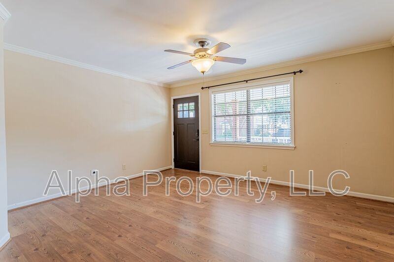 408 Townes St #5 - Photo 4 of 18