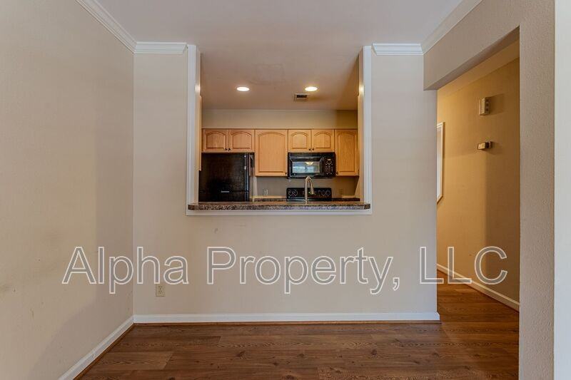 408 Townes St #5 - Photo 5 of 18