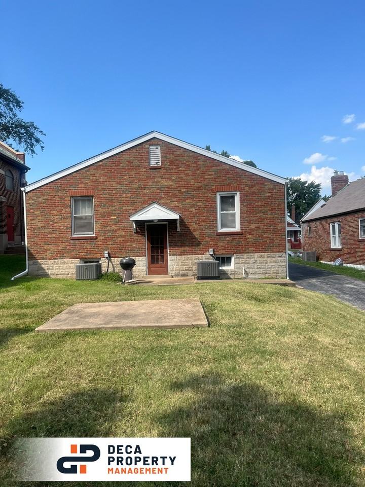 9422 Everman Ave - Photo 3 of 15