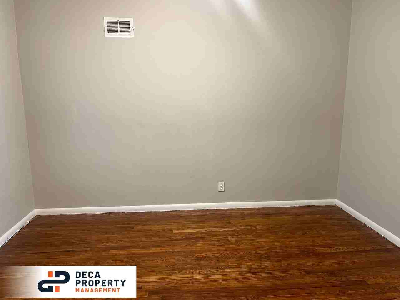 3955 Jamieson Ave - Photo 3 of 19