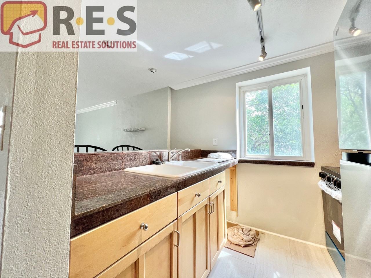 1125 N Washington St #301 - Photo 2 of 10