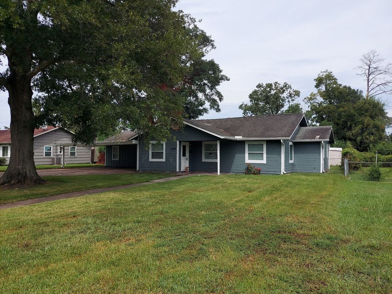 3360 Minglewood Dr - Photo 3 of 21