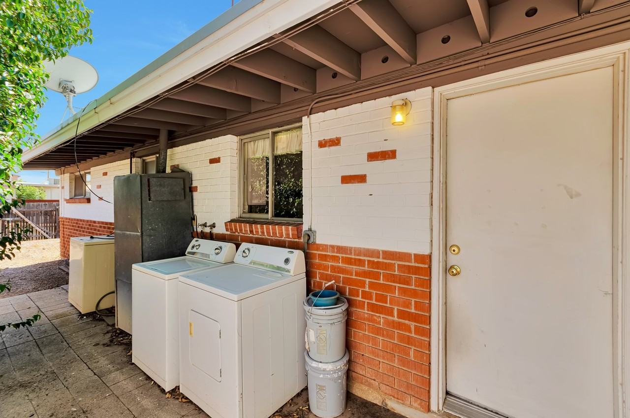 1702 N Highland Ave - Photo 3 of 25