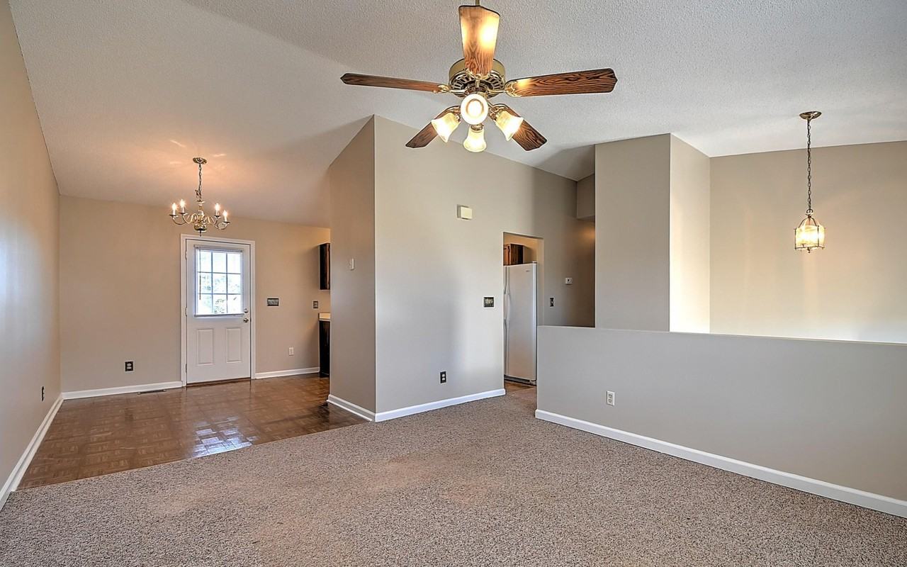 101 Kinchloe Ct - Photo 2 of 3