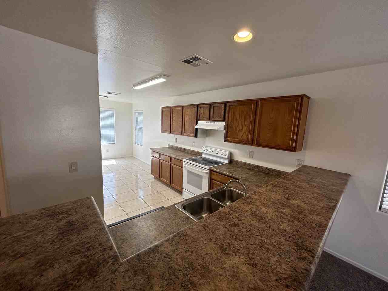 7028 S 46th Dr - Photo 7 of 41