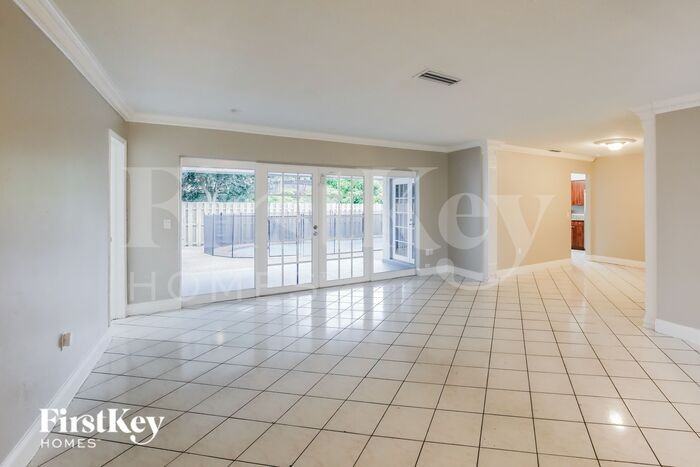 2904 Midland Pl - Photo 3 of 16