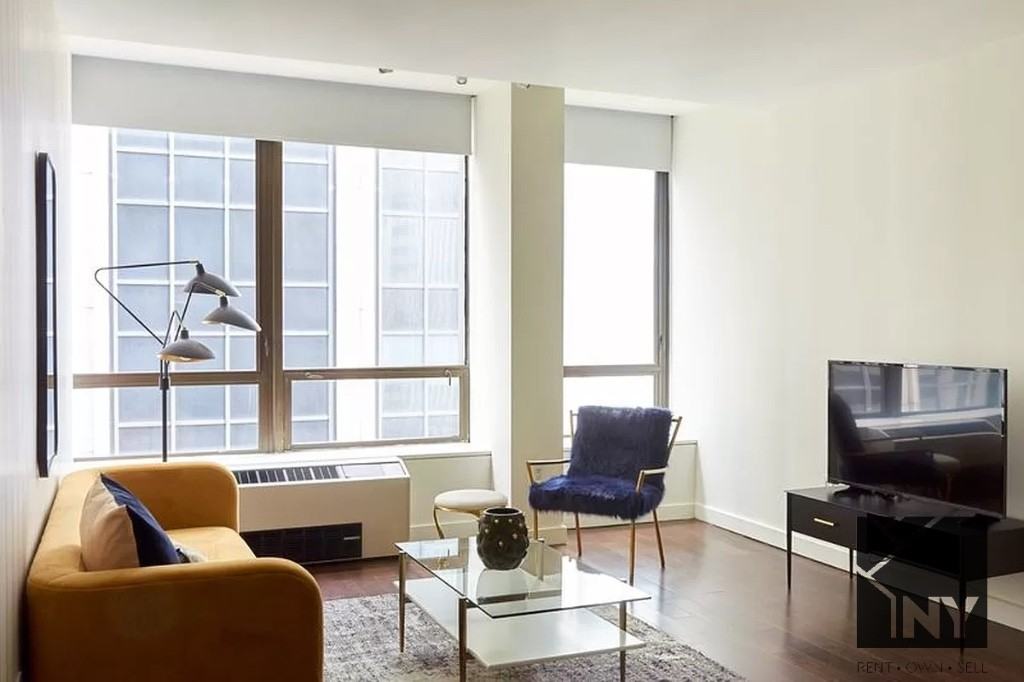 Wall St #1716 - Photo 5 of 8