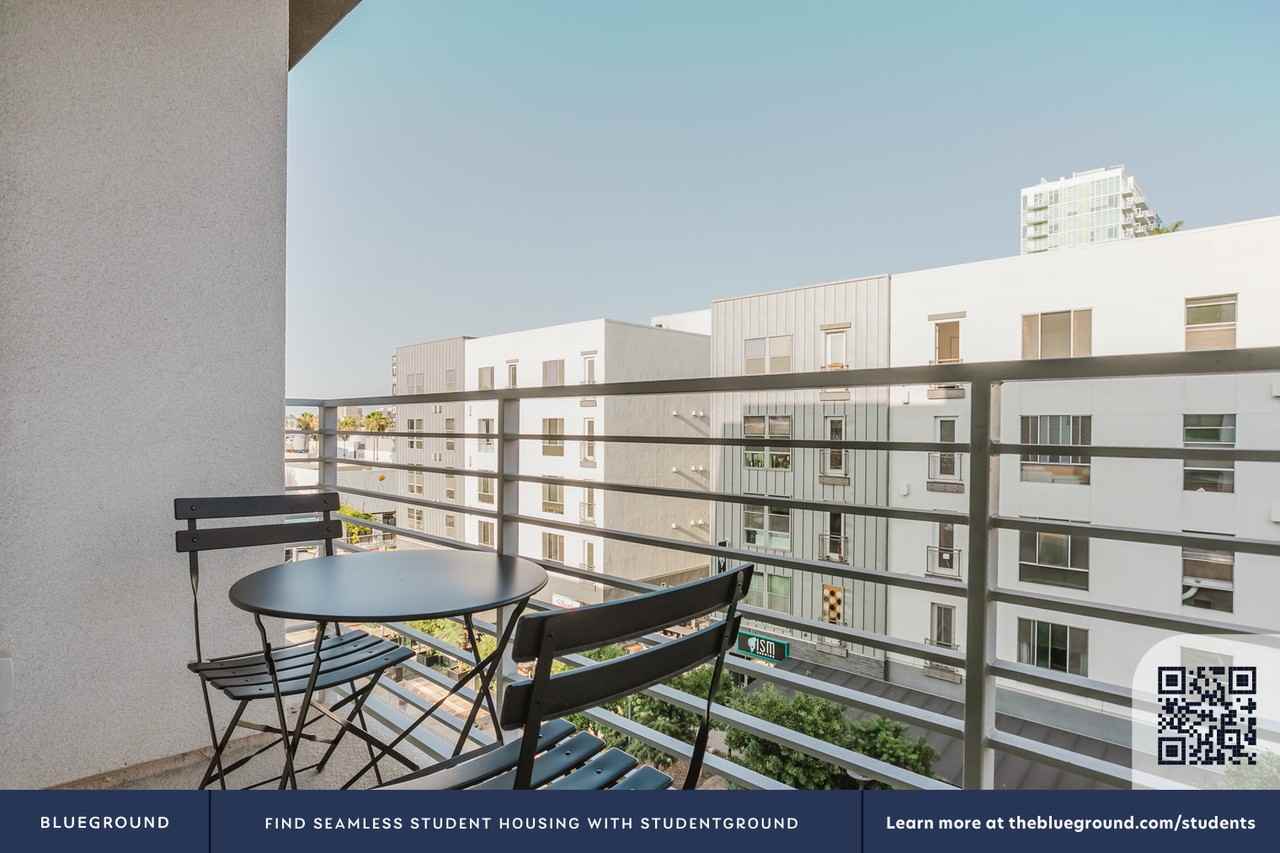 201 The Promenade North - Photo 6 of 39