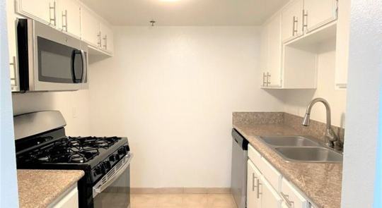 090 - 400-420 Oakland. 1 of 4