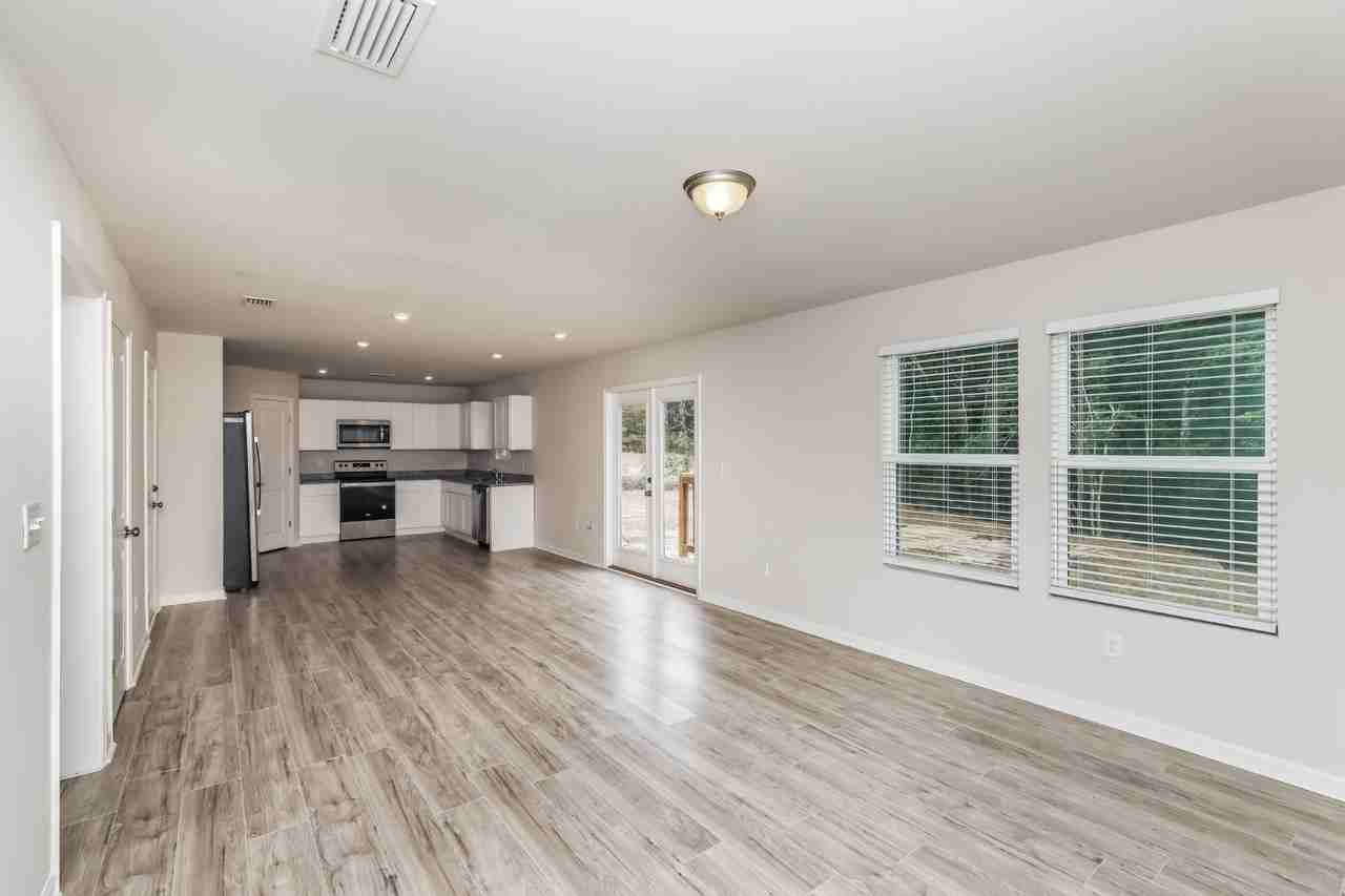 6222 6222 Travelers Rest Ct - Photo 5 of 17