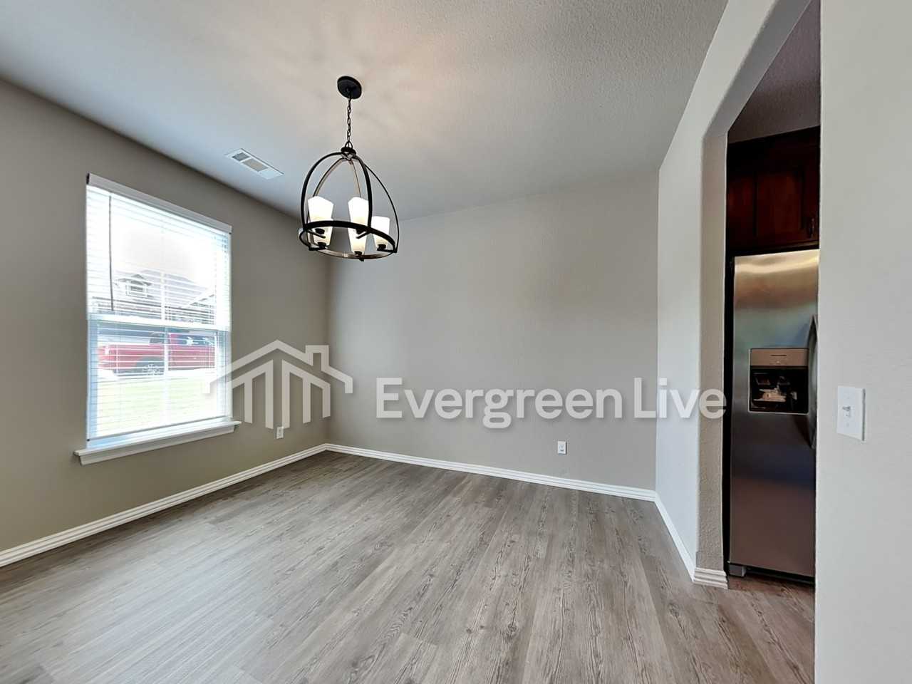 1100 Nemett Cir - Photo 4 of 20