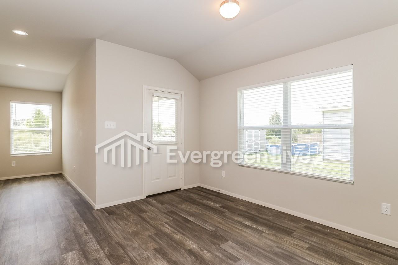 120 Ellis Dr - Photo 6 of 15
