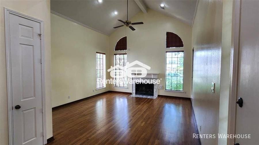 4807 Locust St - Photo 2 of 23