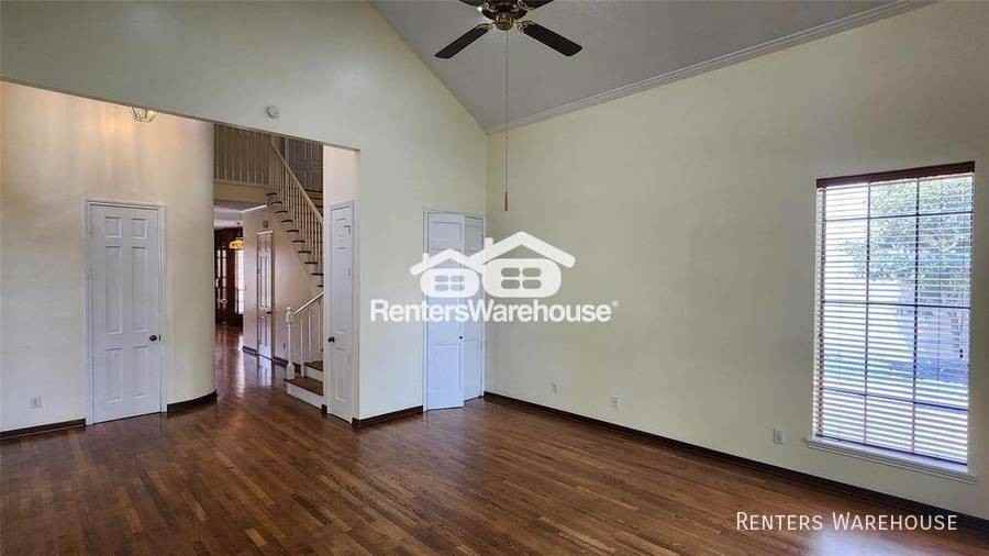 4807 Locust St - Photo 3 of 23