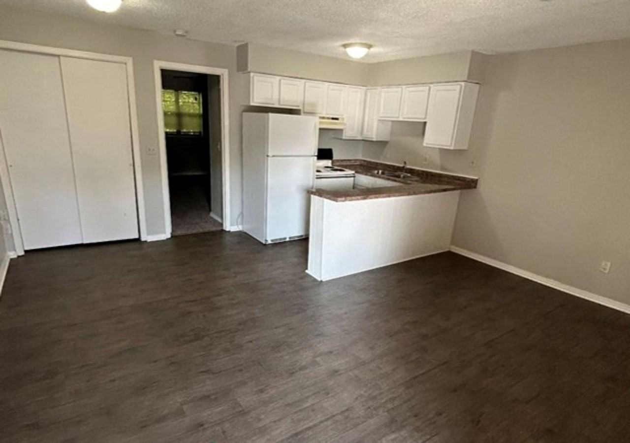 Embassy Apartments - Photo 4 of 18