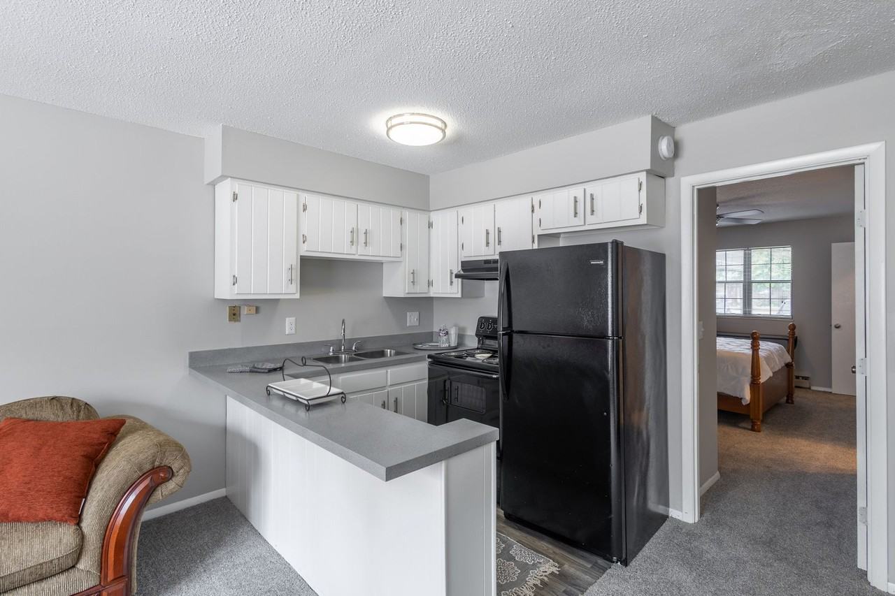 Embassy Apartments - Photo 5 of 18