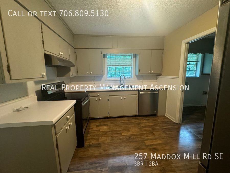 257 Maddox Mill Rd Se - Photo 3 of 34