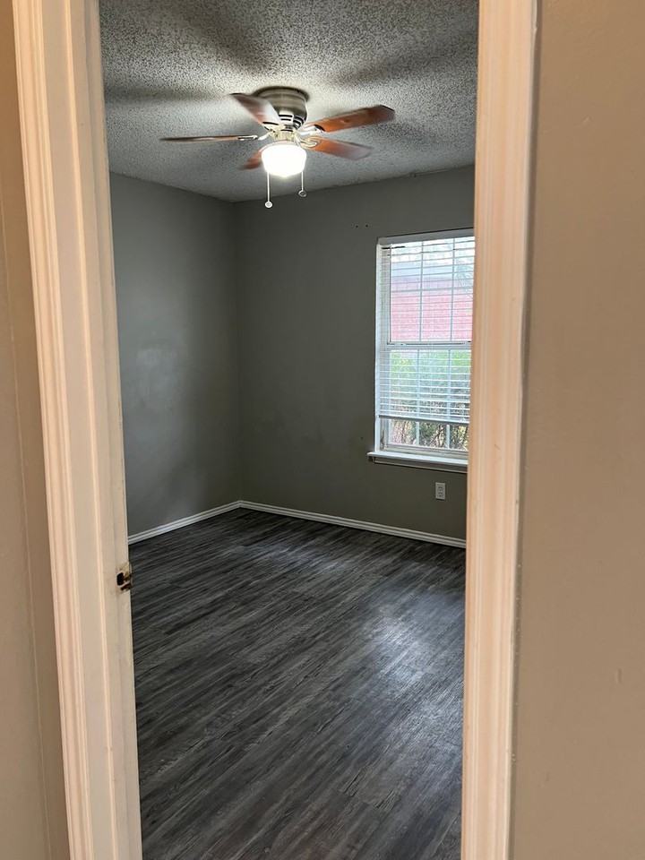 6101 7th St - Photo 3 of 23