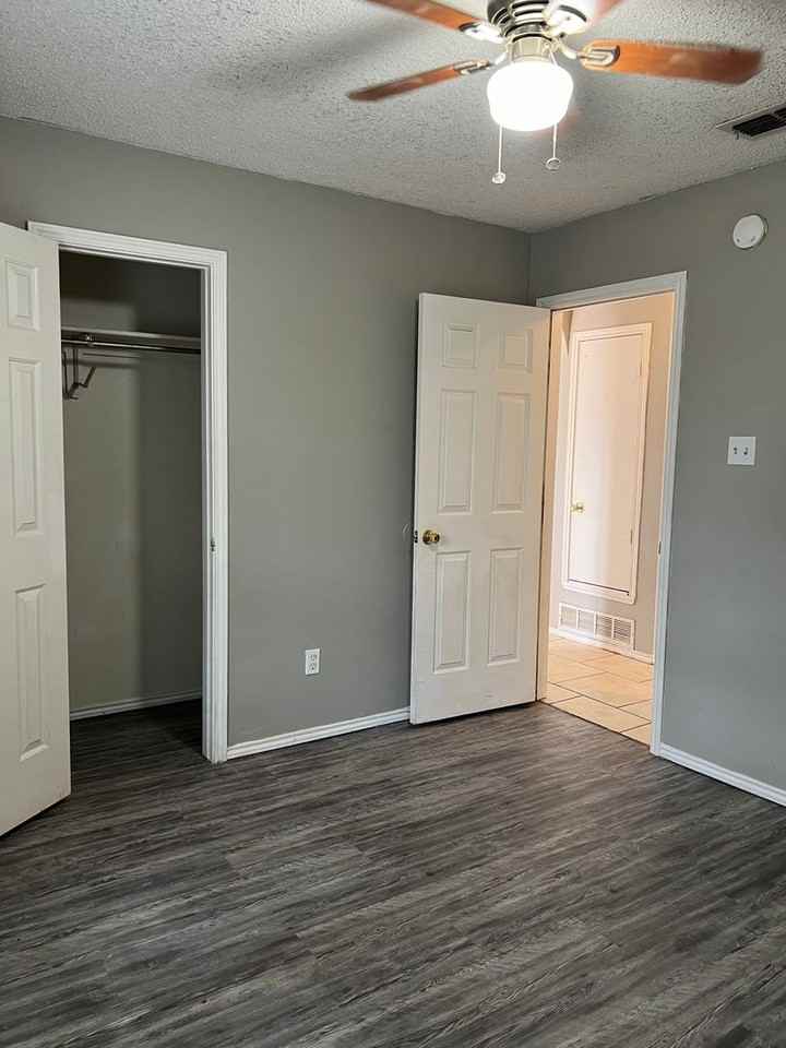 6101 7th St - Photo 4 of 23