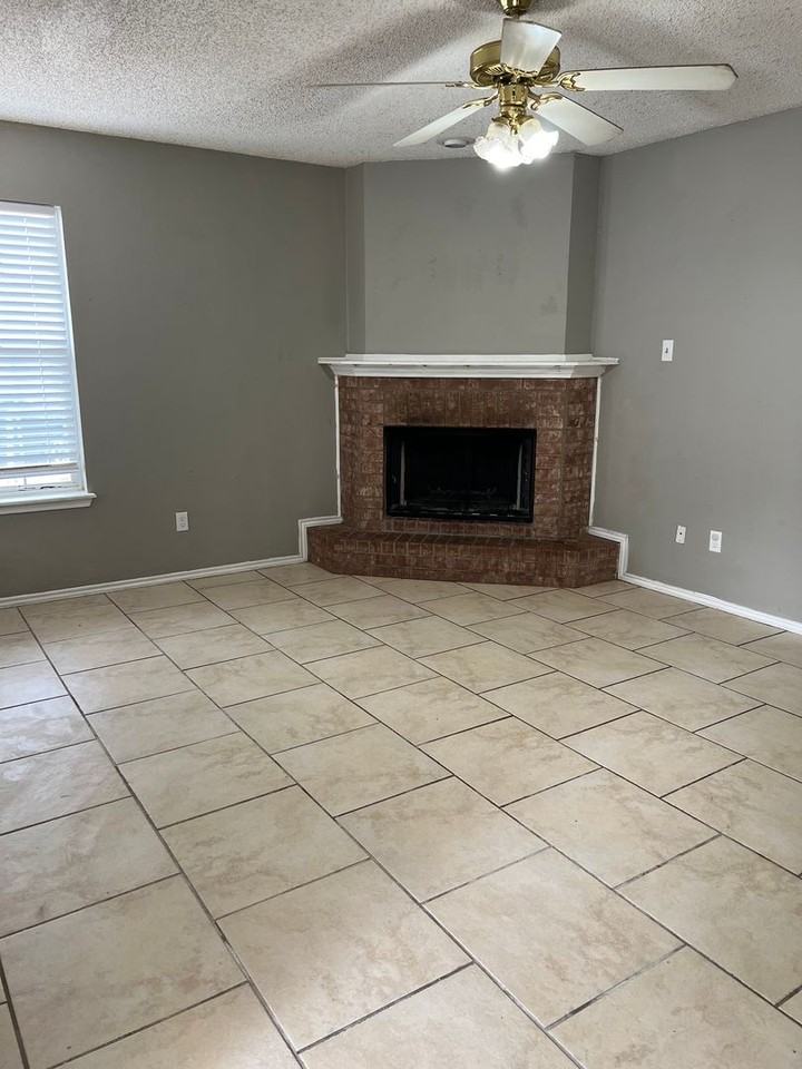 6101 7th St - Photo 2 of 20