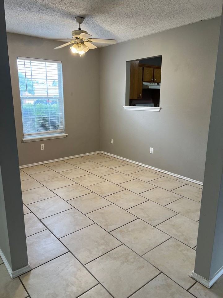 6101 7th St - Photo 4 of 20