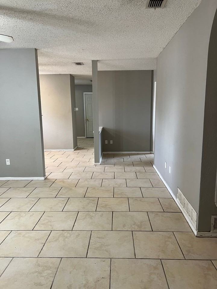 6101 7th St - Photo 3 of 20