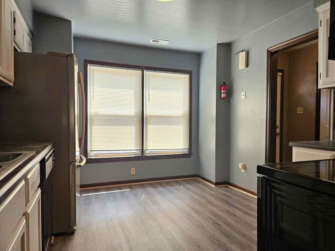 5622 Picadilly Ln - Photo 3 of 13