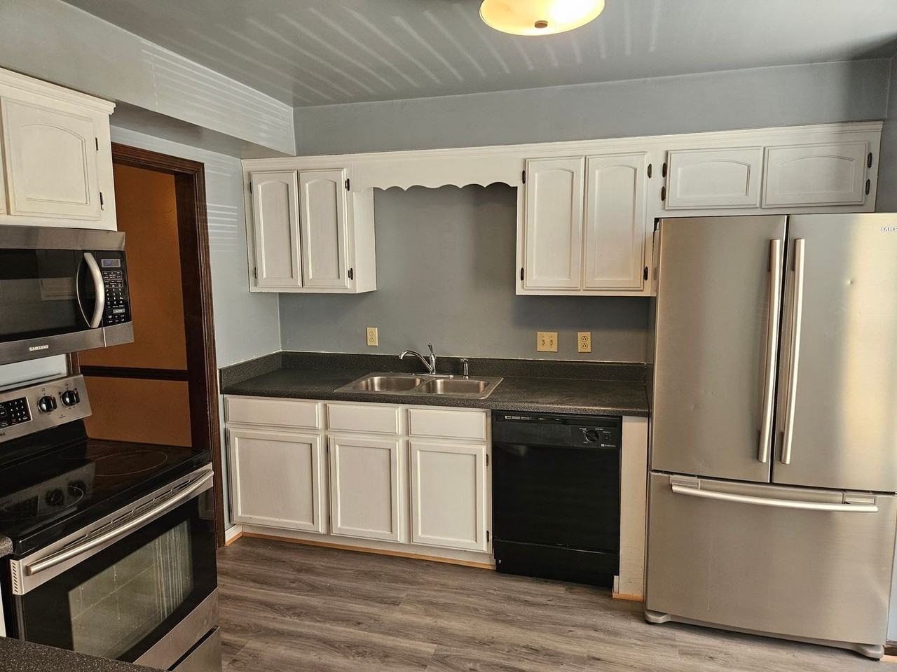 5622 Picadilly Ln - Photo 4 of 13