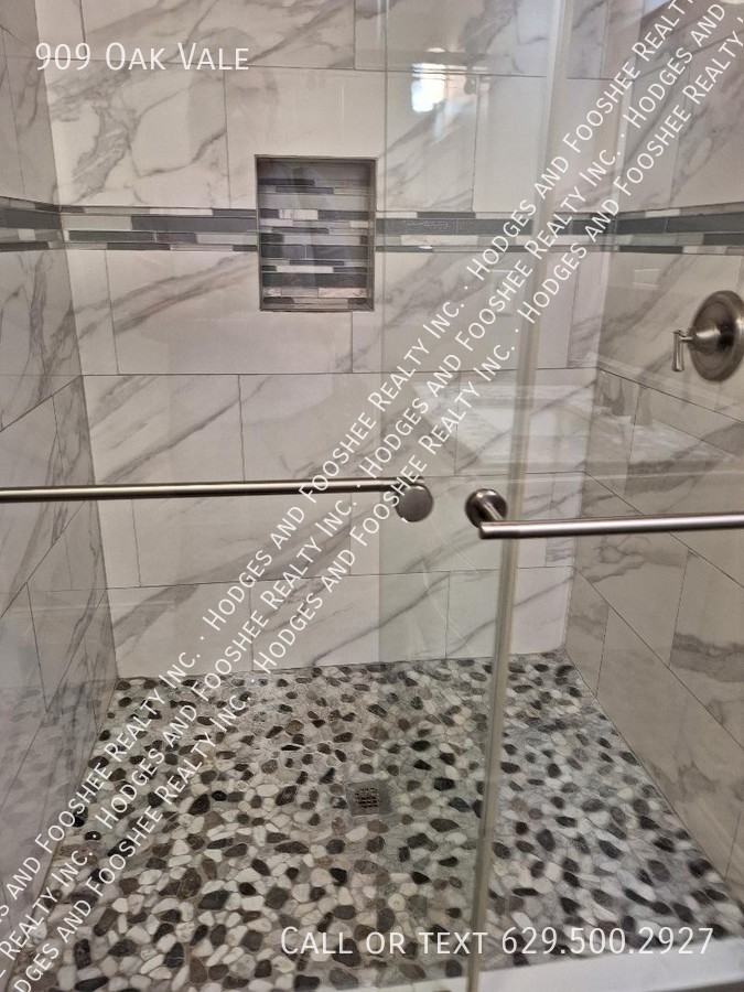 909 Oak Vale - Photo 7 of 13