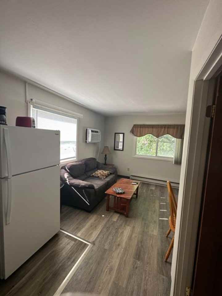 383 College Street - Photo 6 of 14