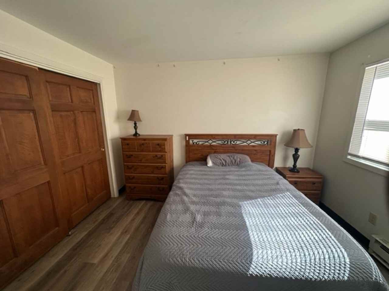 383 College Street - Photo 7 of 14