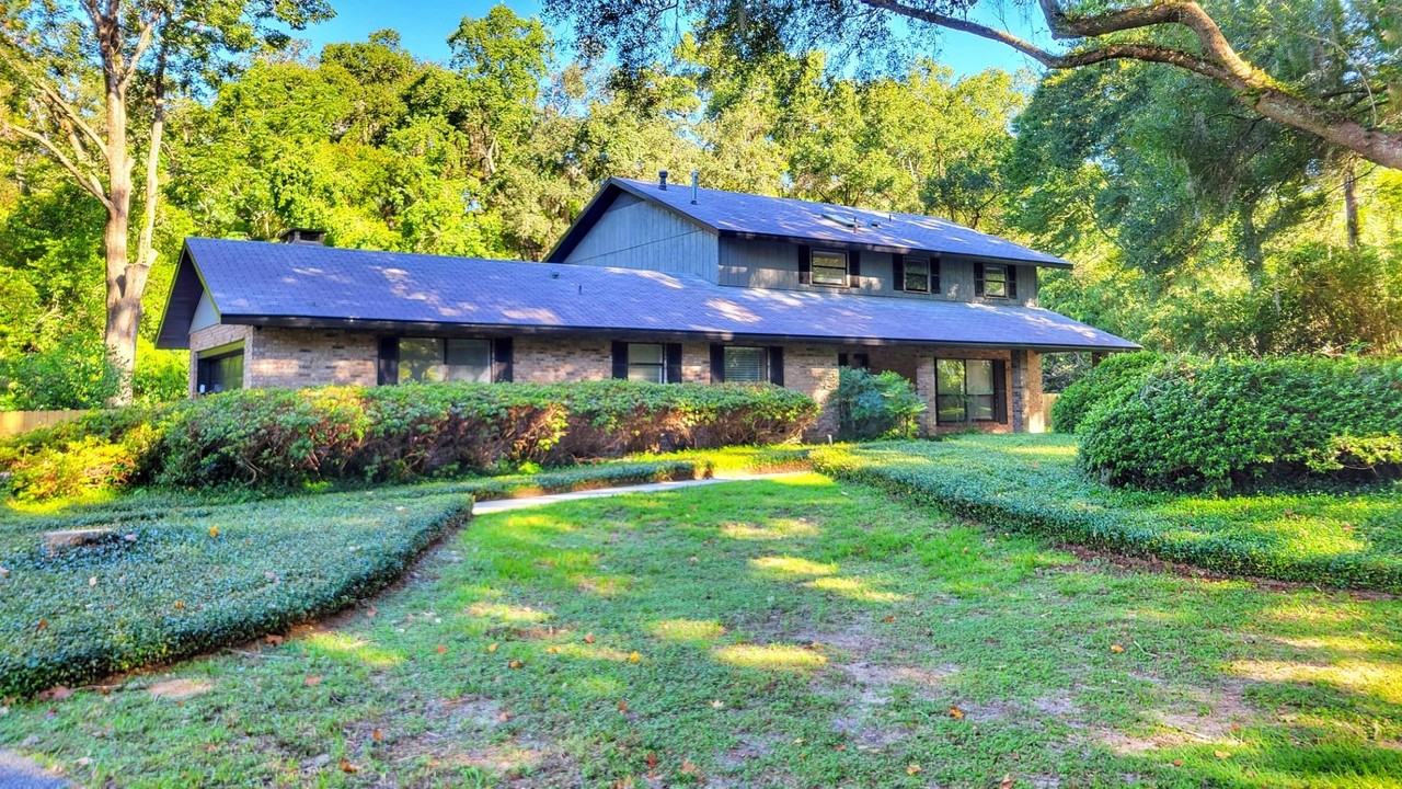 2630 Nw 27th Ter - Photo 3 of 37