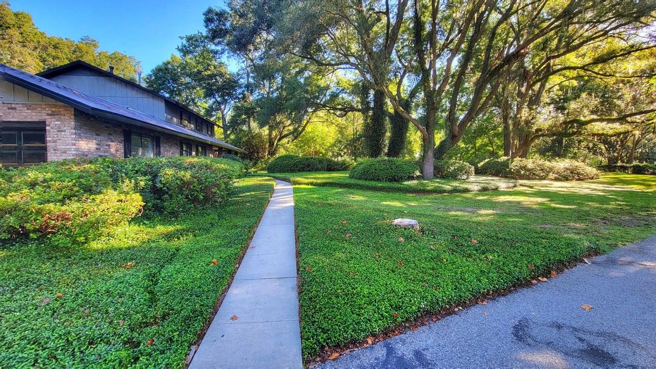 2630 Nw 27th Ter - Photo 6 of 37