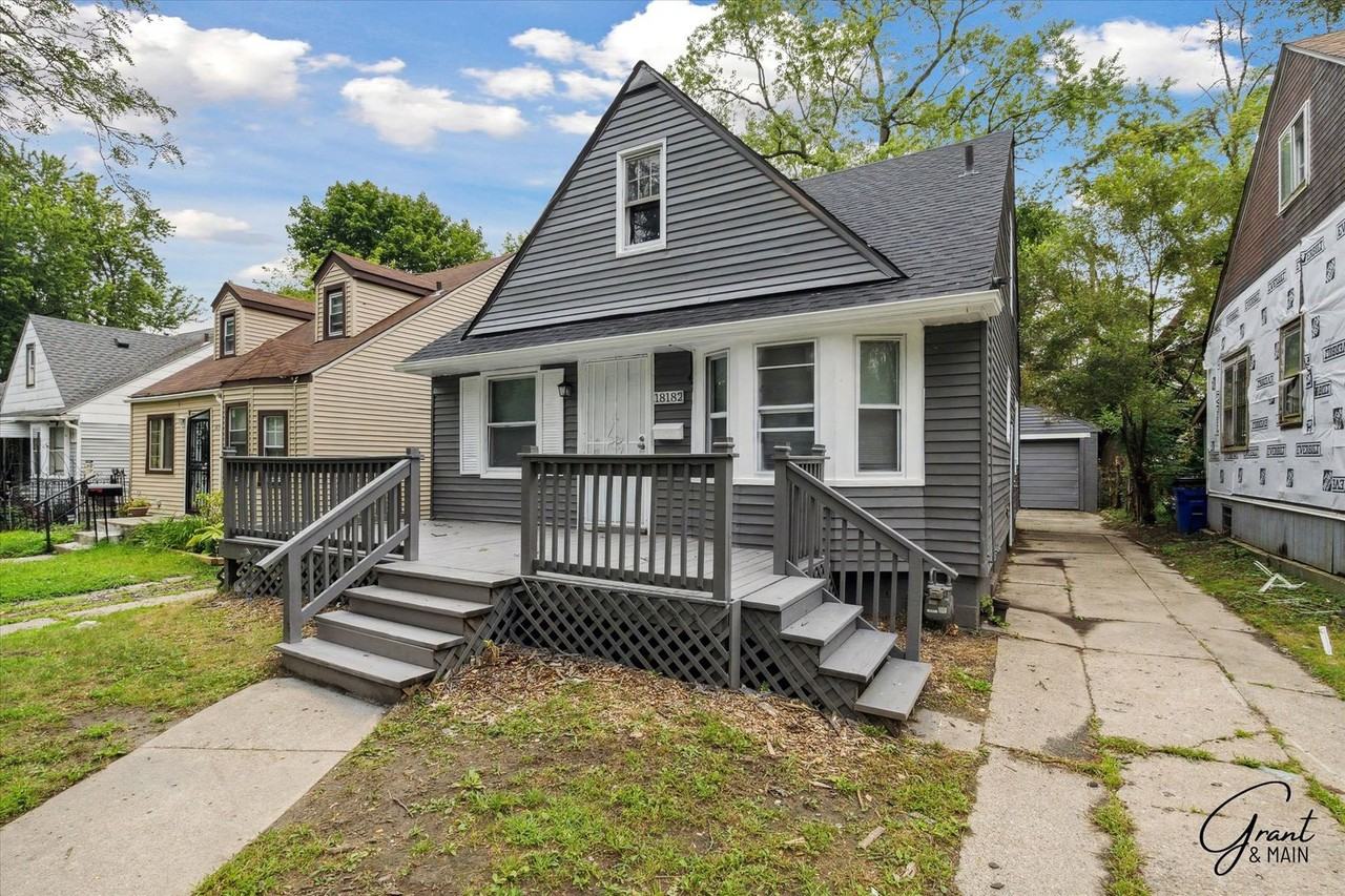 18182 Heyden St - Photo 2 of 11