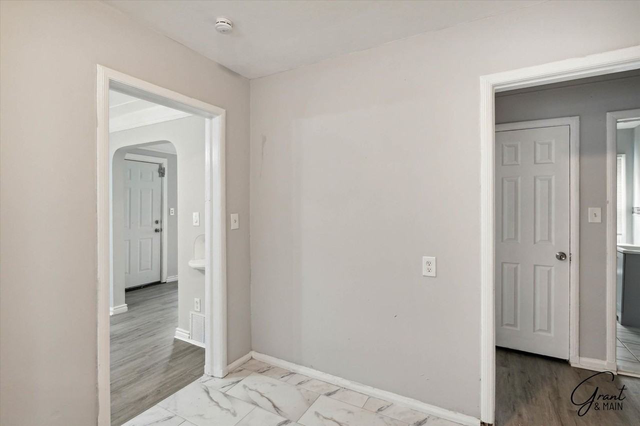 18182 Heyden St - Photo 7 of 11