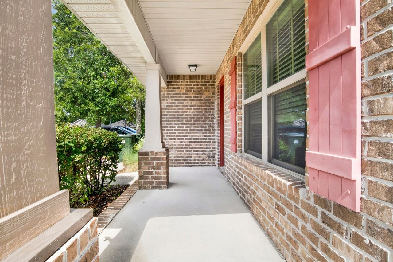 243 Cottage View Dr - Photo 2 of 14