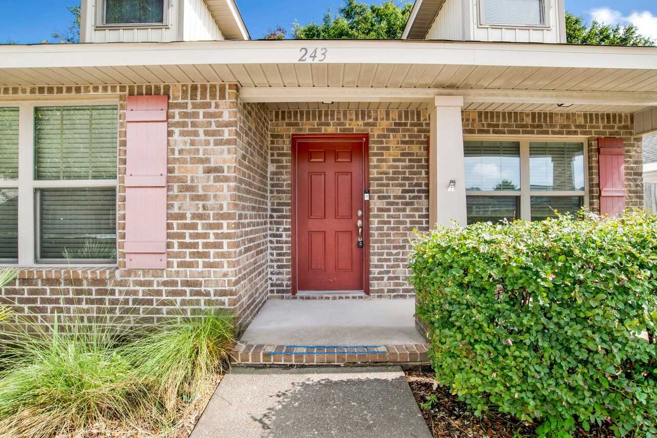 243 Cottage View Dr - Photo 3 of 14