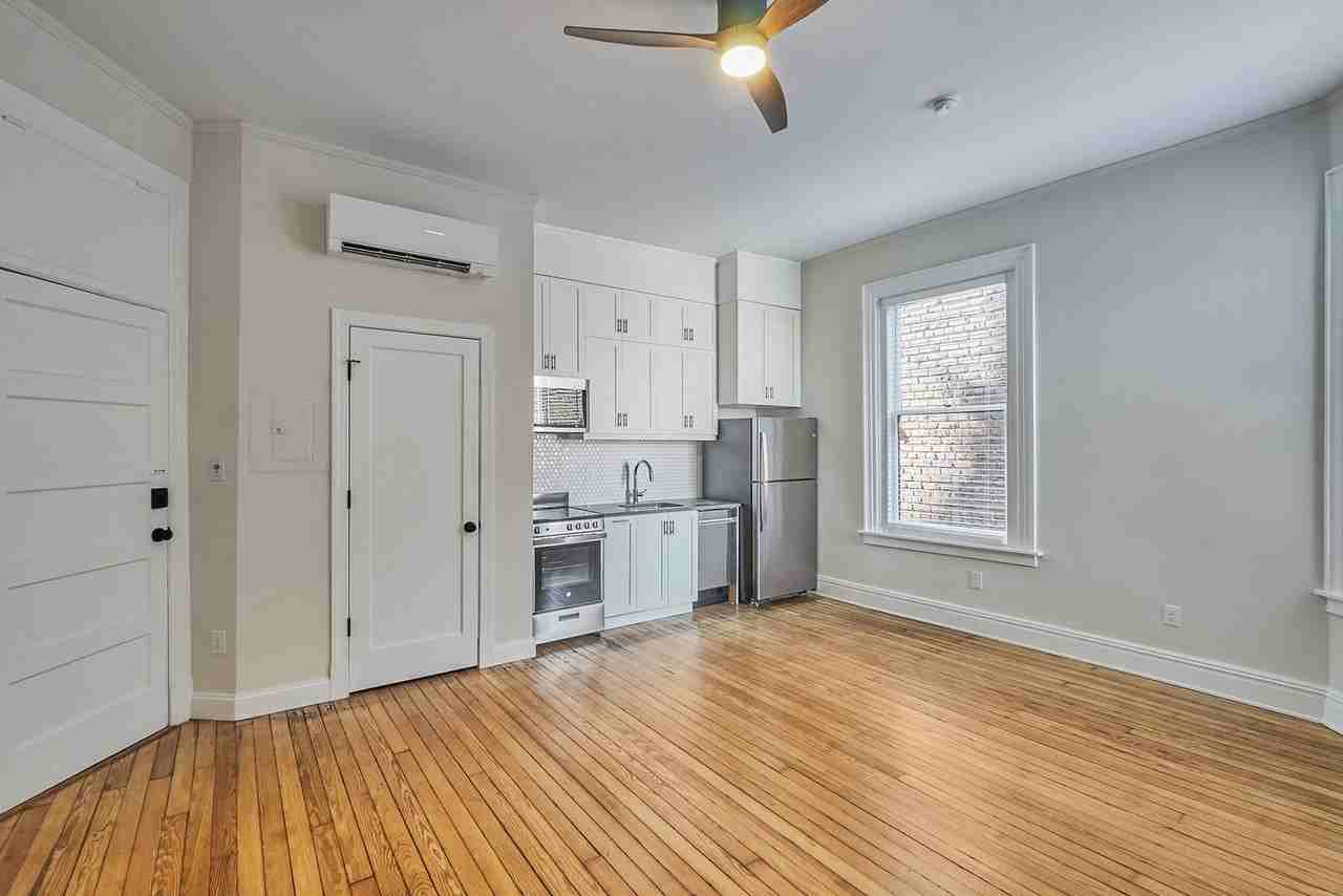 1840 Monument Avenue - Photo 3 of 31