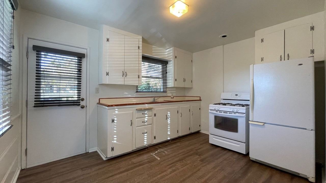 125 Casa St - Photo 6 of 16