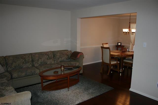 4 Truman Ave - Photo 3 of 15