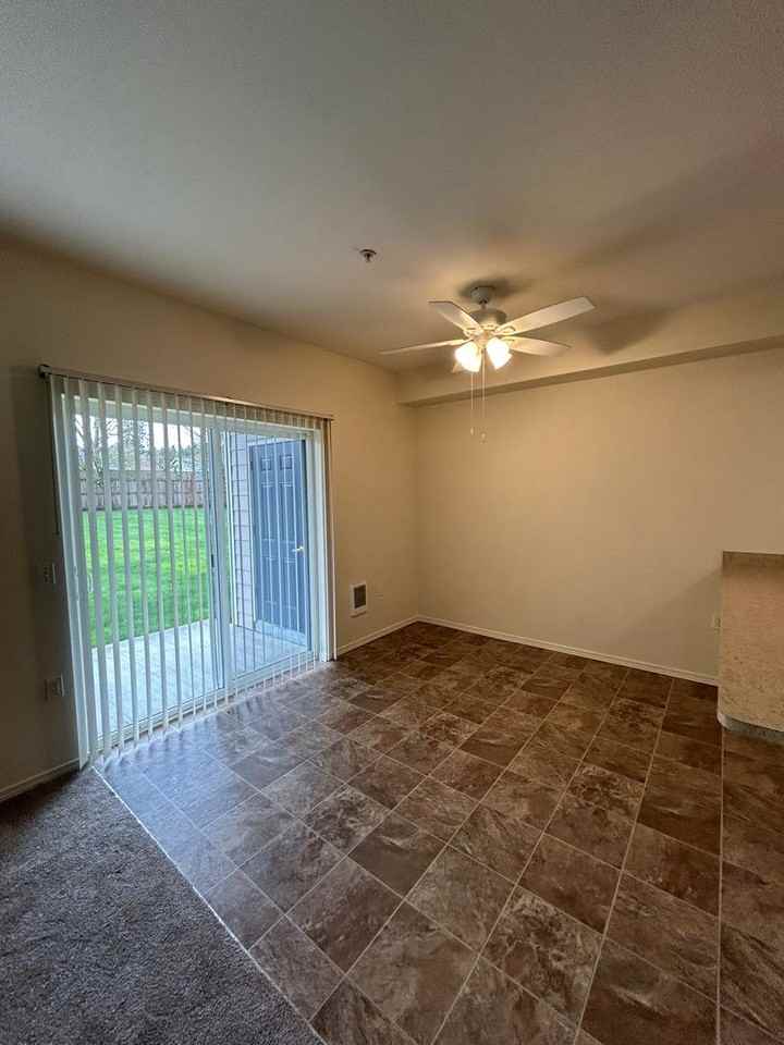 108-Hillsdale Plaza Apartments - Photo 4 of 25