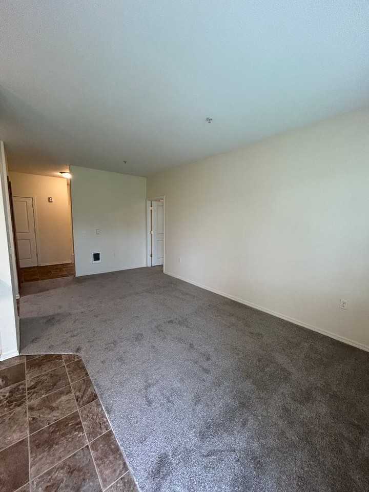 108-Hillsdale Plaza Apartments - Photo 6 of 21