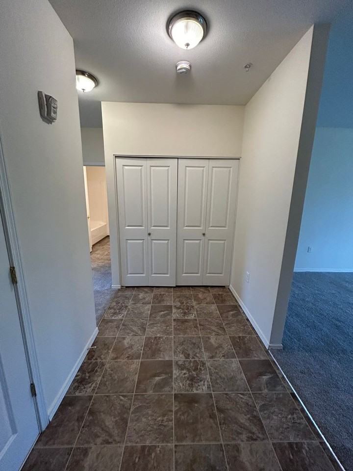 108-Hillsdale Plaza Apartments - Photo 7 of 21