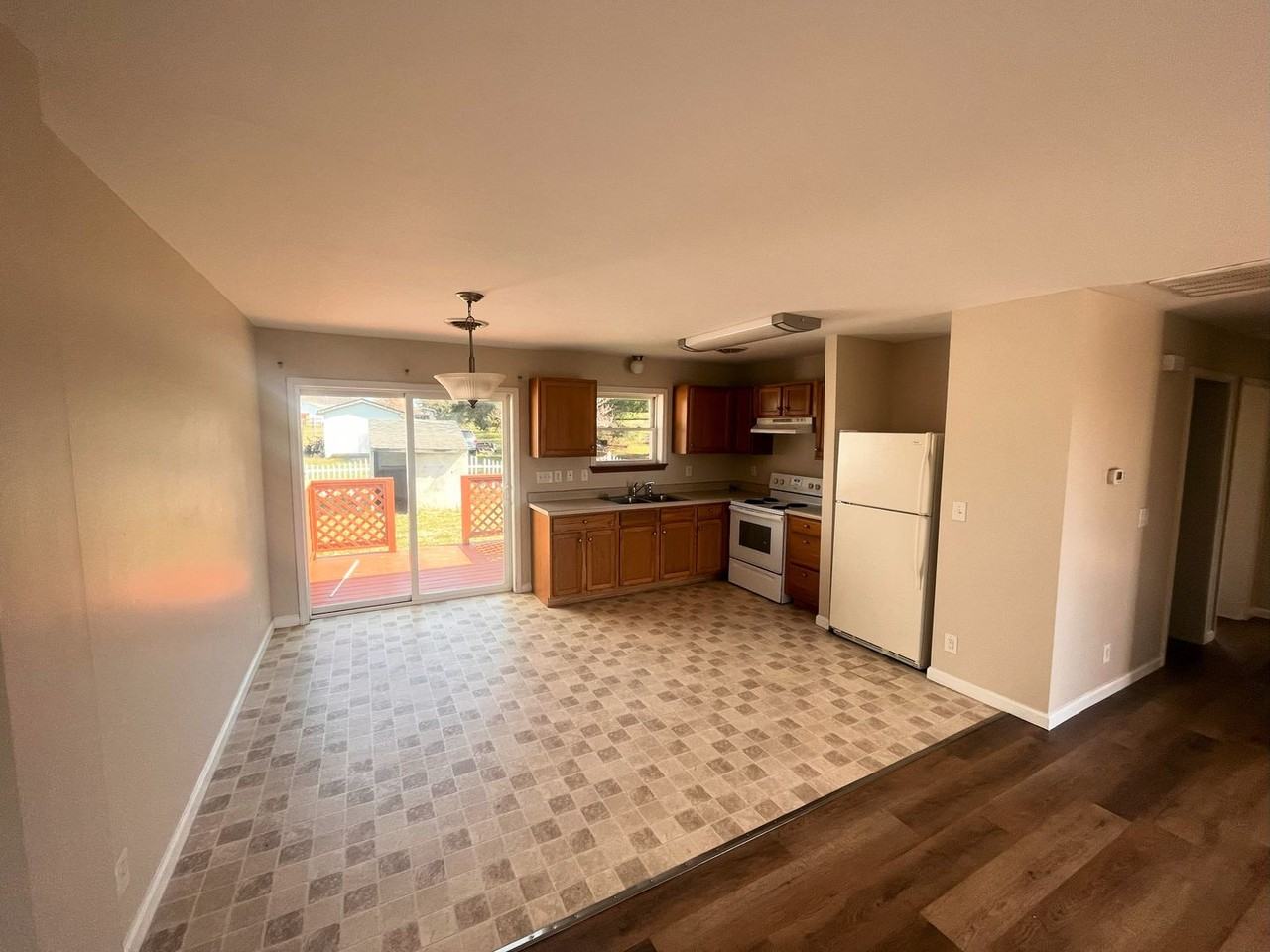 447 Dave Berry Rd - Photo 3 of 10