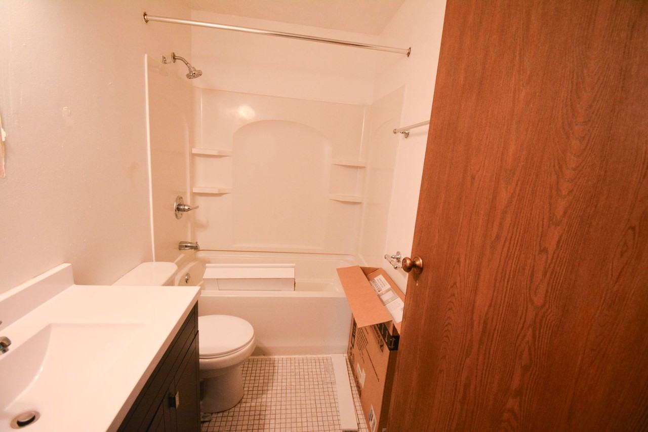 2312 Valleyhigh Dr Nw #F105 - Photo 6 of 10