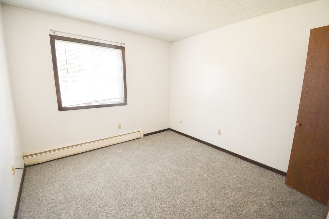2312 Valleyhigh Dr Nw #F105 - Photo 7 of 10