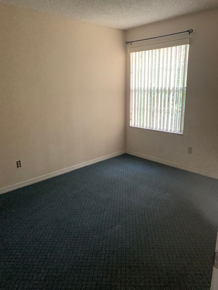 2719 N Poinciana Blvd - Photo 5 of 17