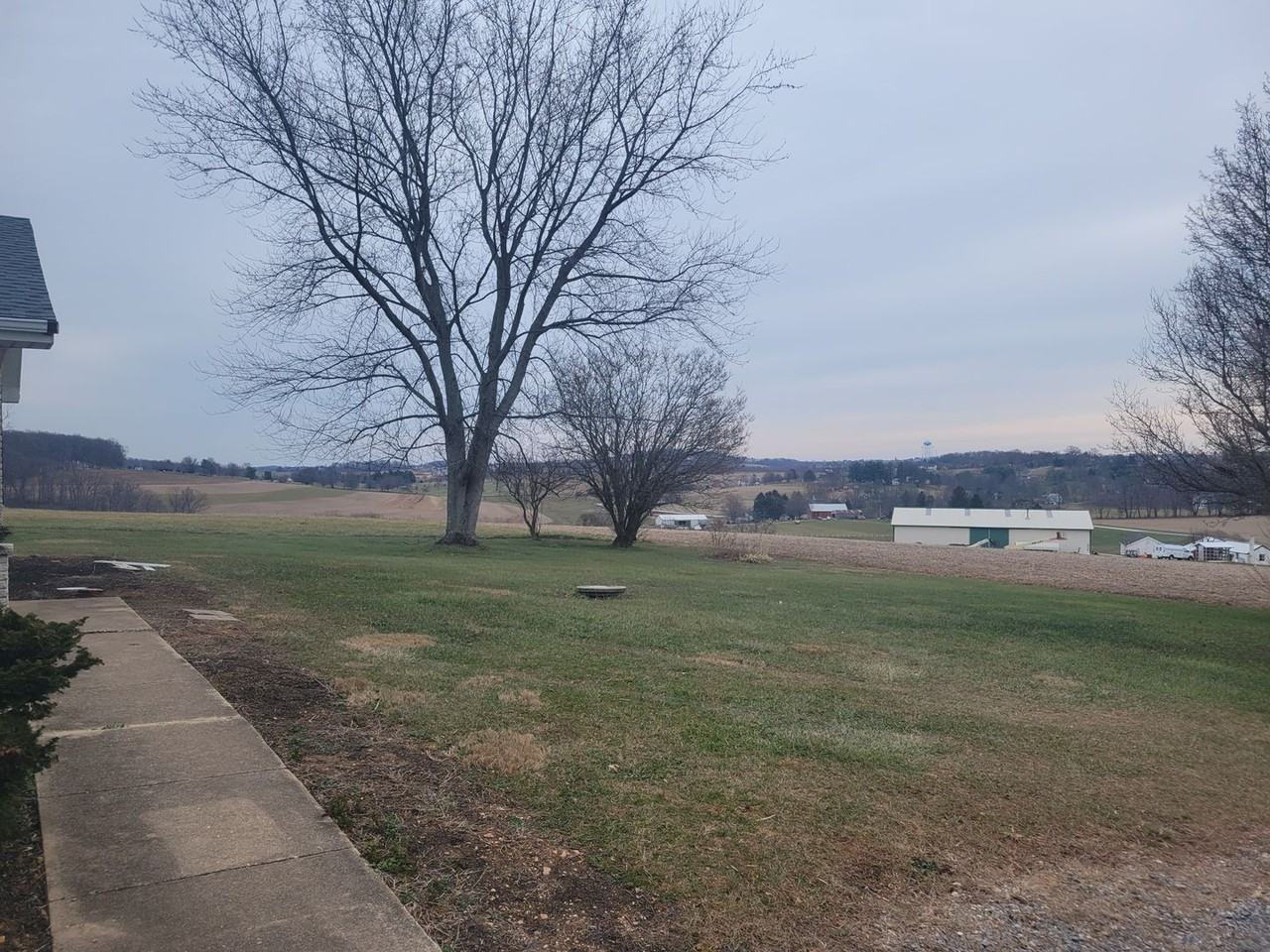 225 Oak Rd - Photo 2 of 2