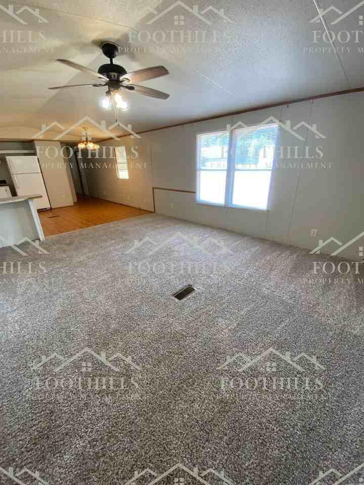 327 Echo Cir - Photo 2 of 14